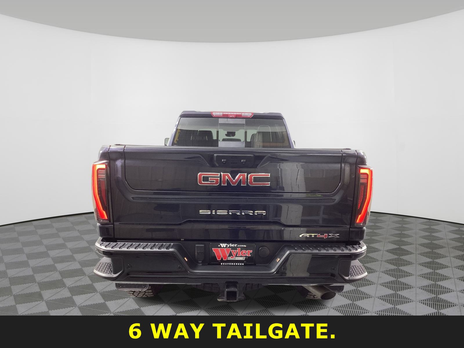 Used 2024 GMC Sierra 2500 AT4X image 7