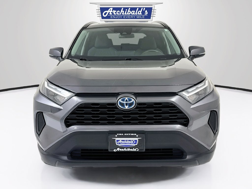 Used 2022 Toyota RAV4 XLE w/ Convenience Package AWD/4WD image 2