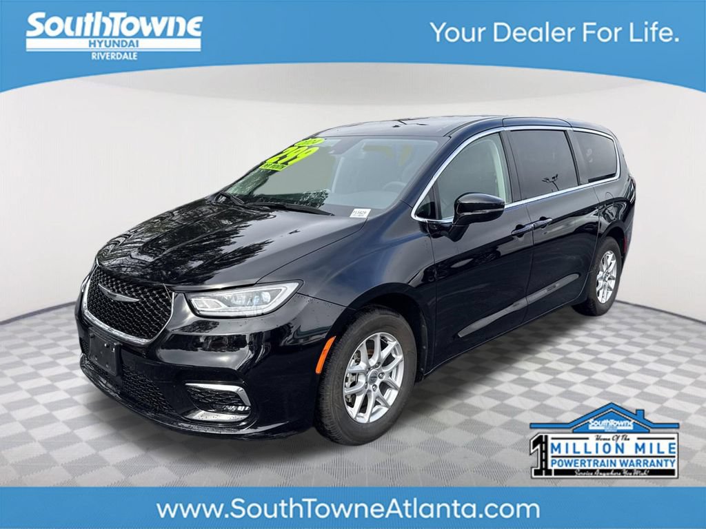 Used 2024 Chrysler Pacifica Touring-L
