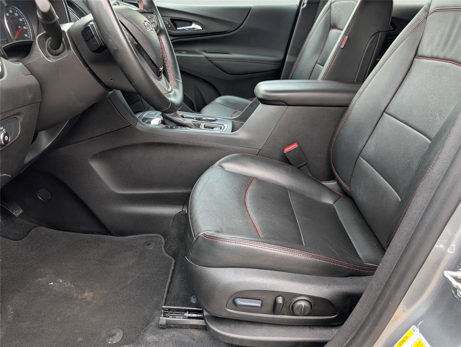 Used 2024 Chevrolet Equinox RS w/ RS Leather Package image 12