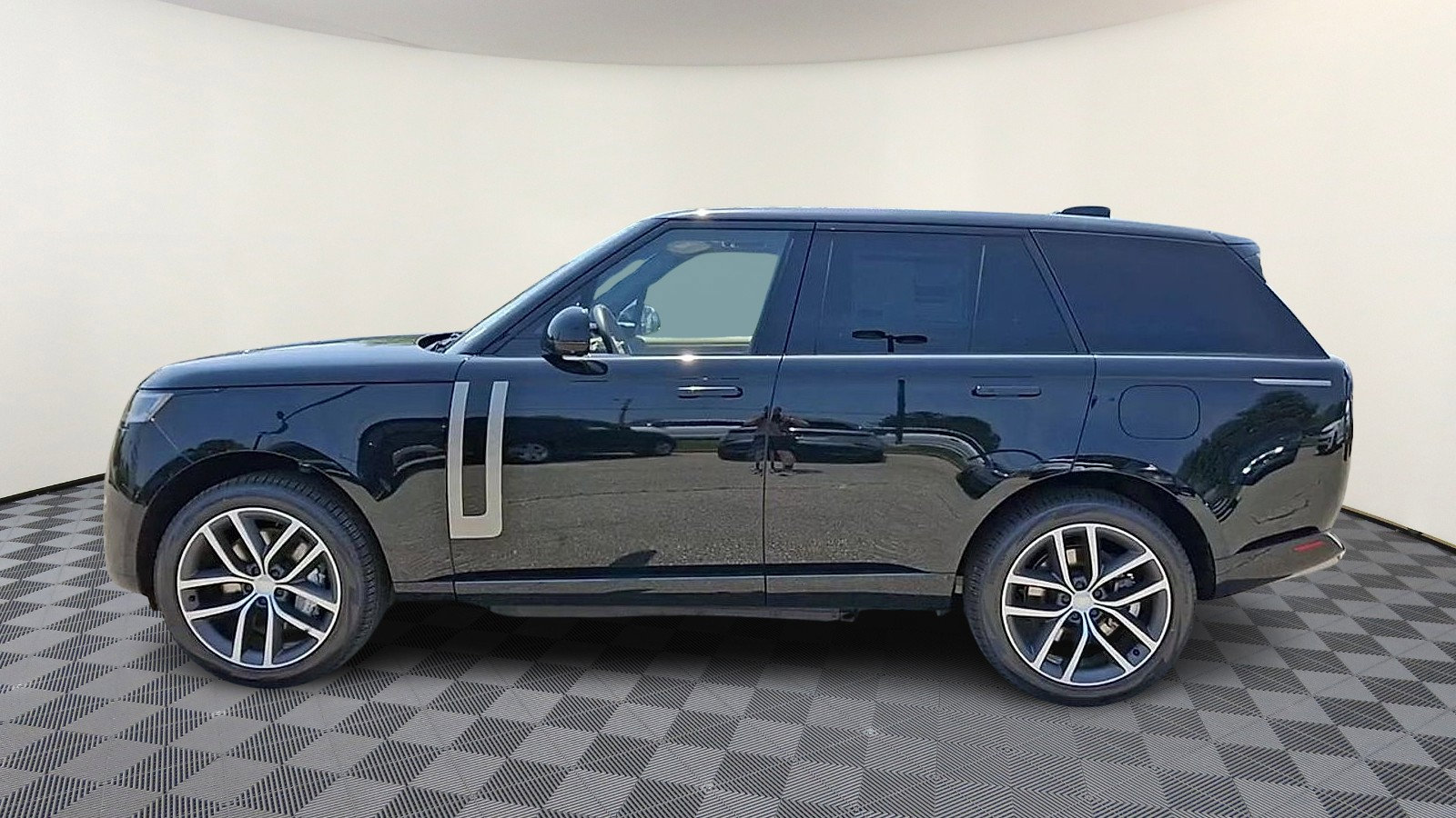 New 2025 Land Rover Range Rover SE image 5