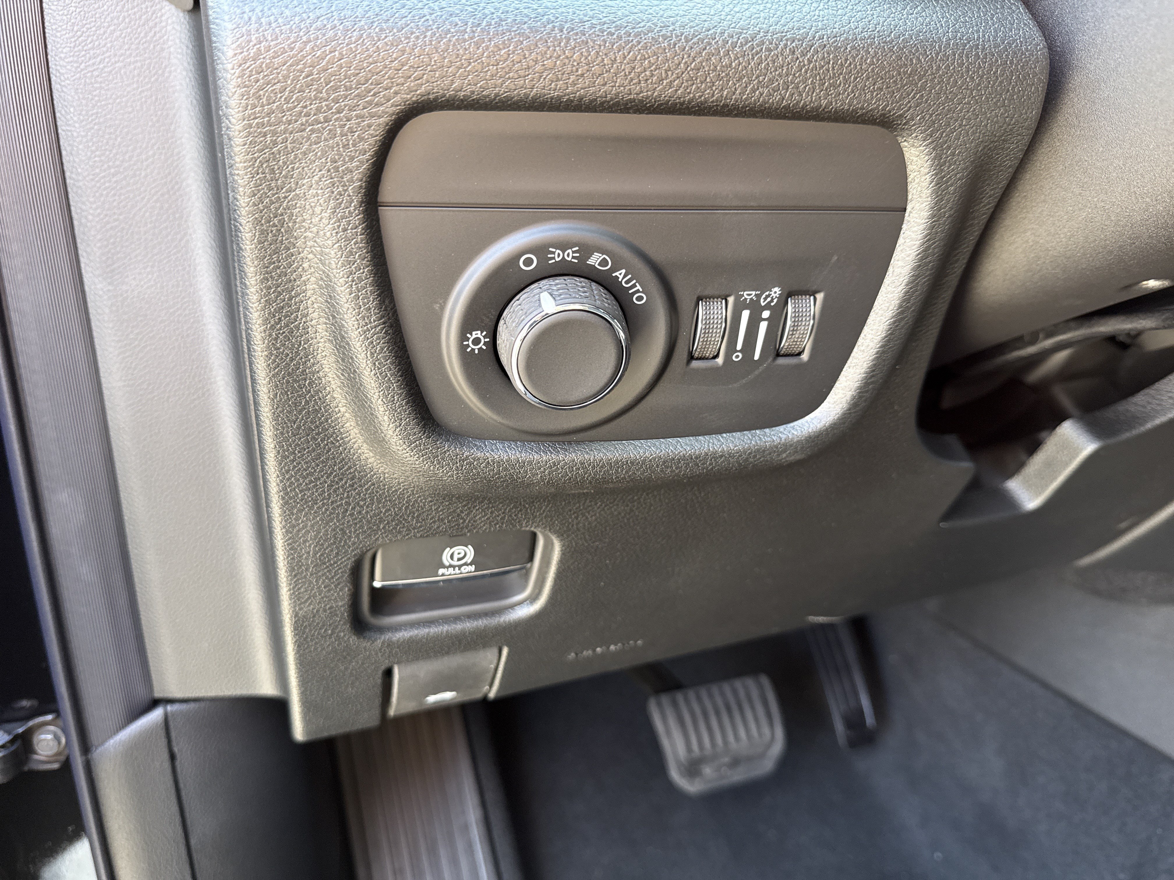 New 2026 Jeep Grand Cherokee Altitude RWD image 32