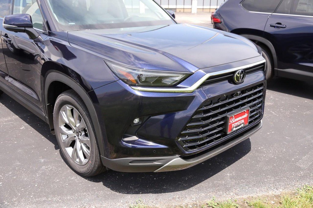New 2026 Toyota Grand Highlander AWD Hybrid image 2