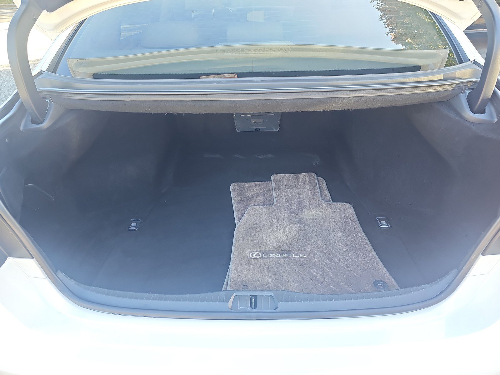 Used 2015 Lexus LS 460 L RWD image 33