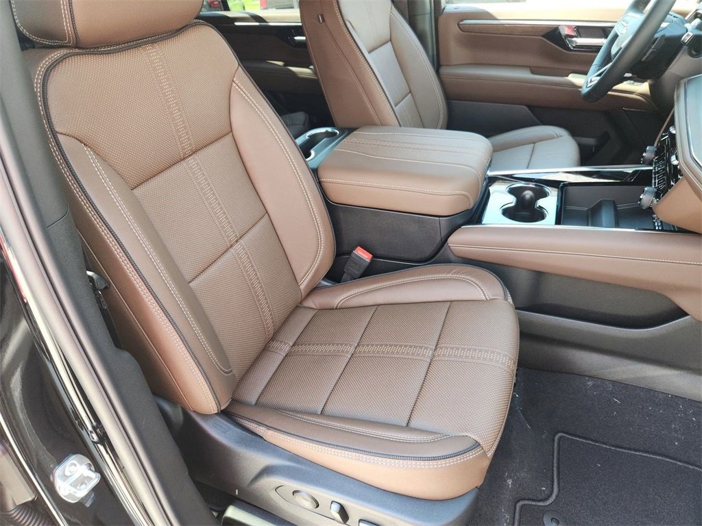 New 2025 Chevrolet Suburban High Country image 29