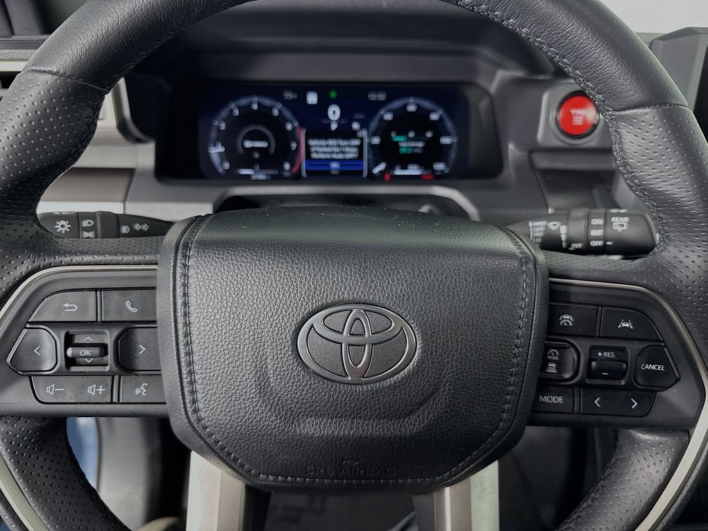Used 2025 Toyota 4Runner TRD Off-Road AWD/4WD image 16