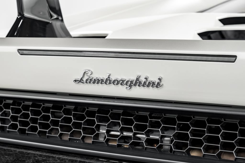 Used 2018 Lamborghini Huracan Performante AWD/4WD image 49