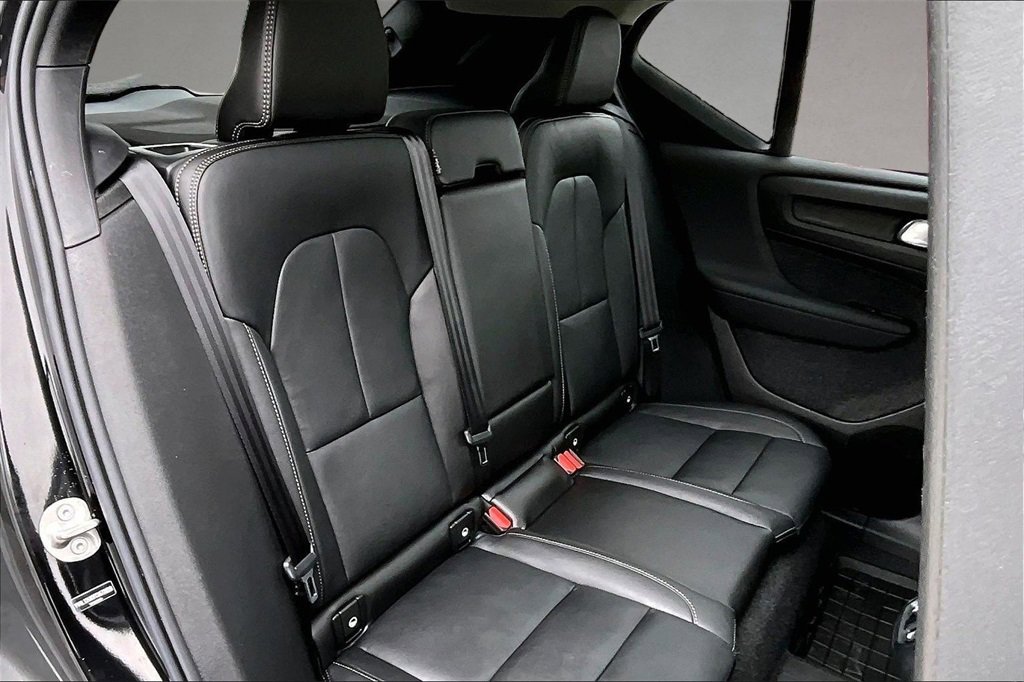 Certified 2026 Volvo XC40 B5 Core w/ Climate Package image 25