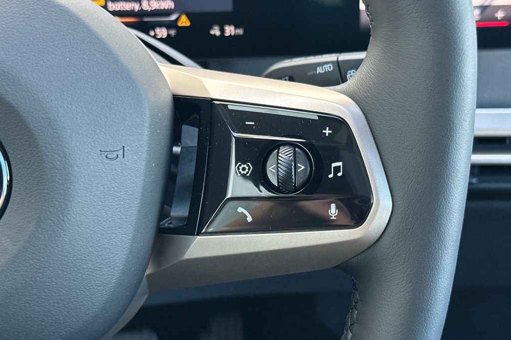 New 2026 BMW iX xDrive60 w/ Premium Package image 29