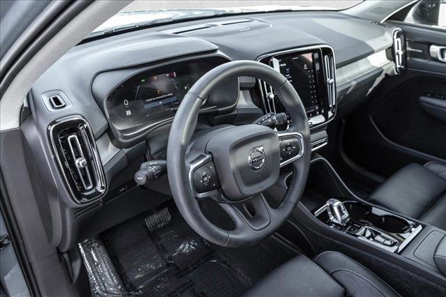 Used 2023 Volvo XC40 B5 Ultimate w/ Protection Package Premier image 10