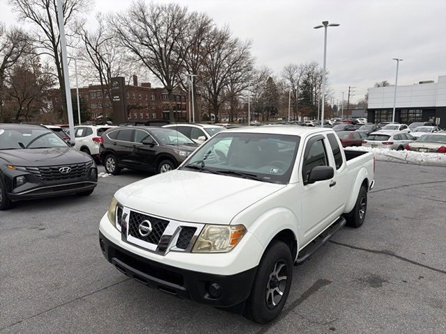 Used 2015 Nissan Frontier S image 2