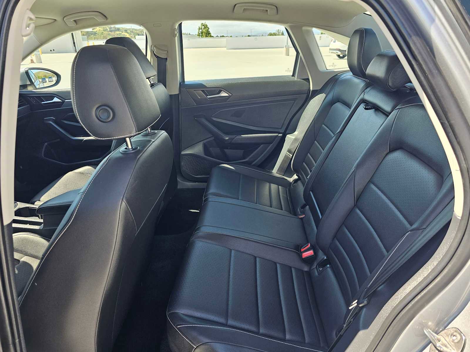 Used 2024 Volkswagen Jetta SE FWD image 16