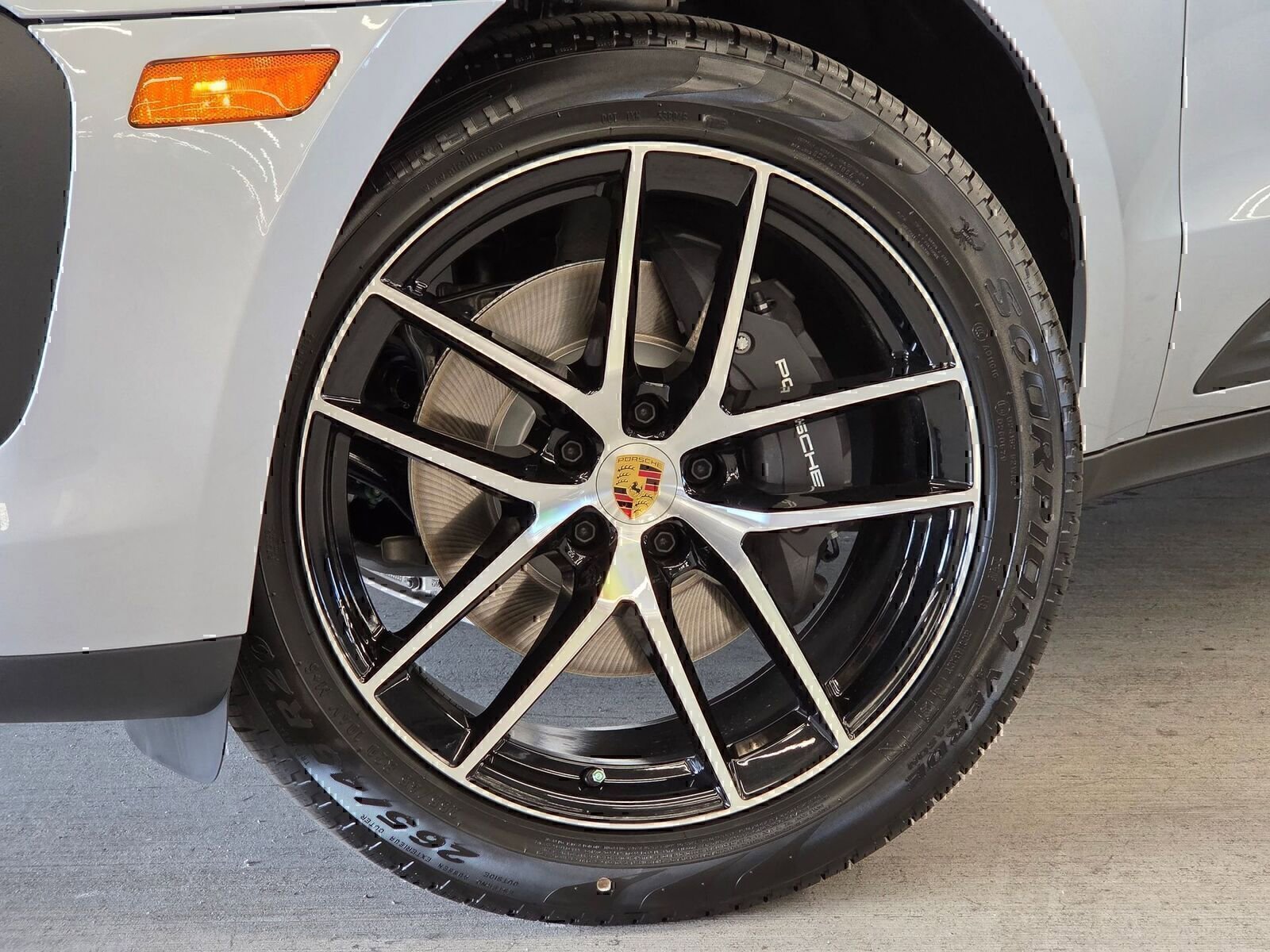 Certified 2026 Porsche Macan AWD/4WD image 24