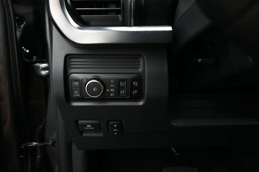New 2026 Ford F250 Lariat w/ Black Appearance Package AWD/4WD image 11