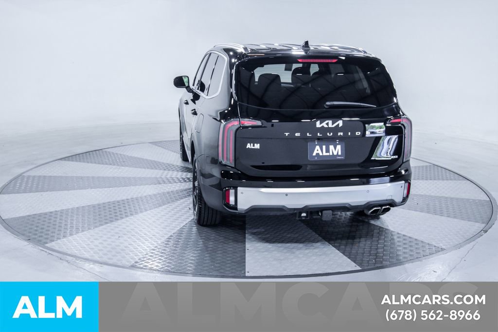 Used 2024 Kia Telluride EX w/ EX Captain's Chair Package AWD/4WD image 8