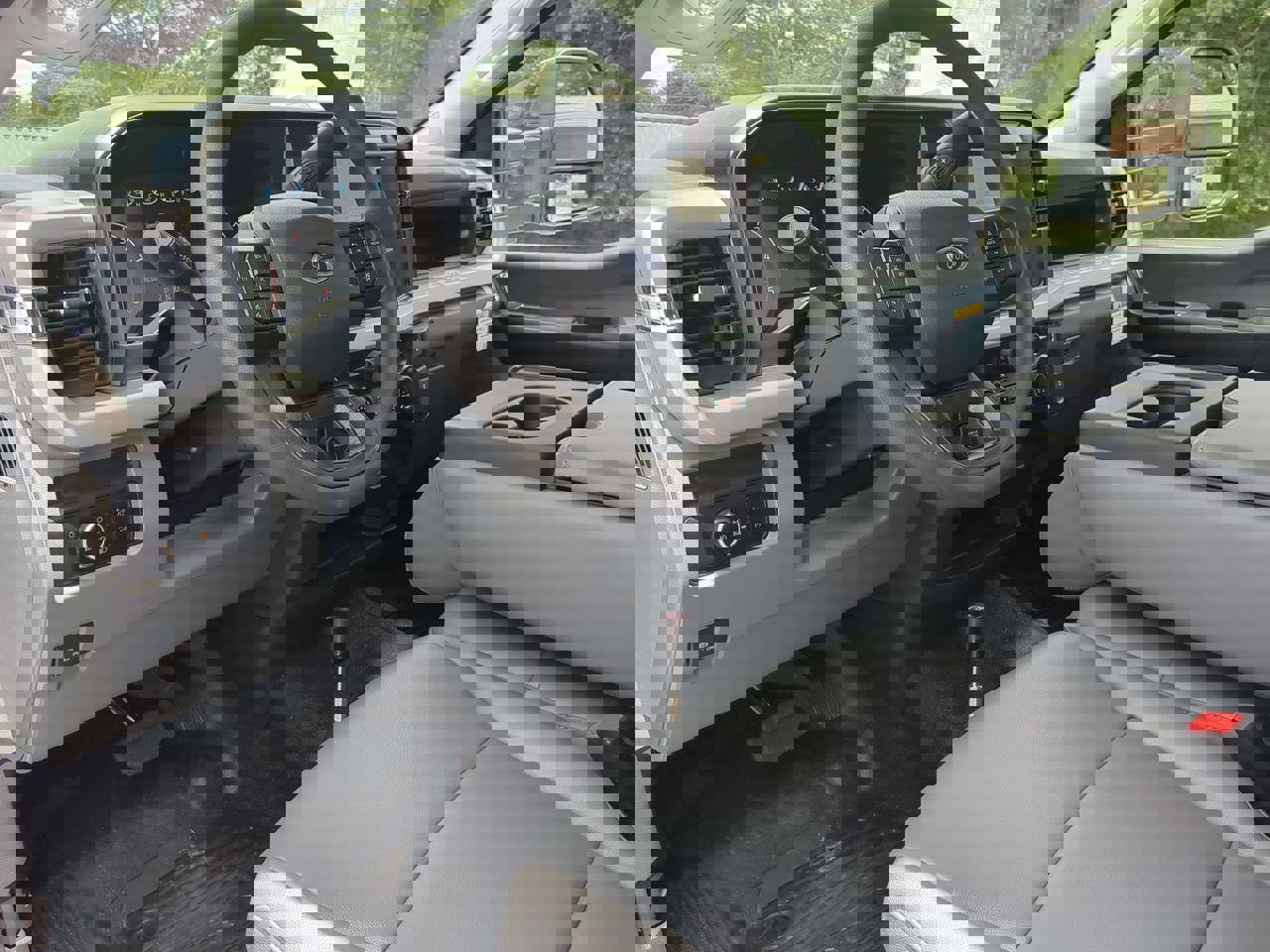 New 2025 Ford F550 2WD Regular Cab Super Duty image 13