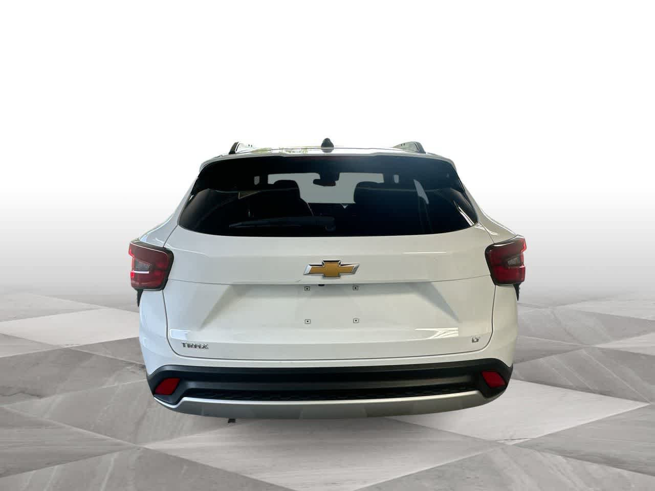 Used 2025 Chevrolet Trax LT w/ LT Convenience Package FWD image 7