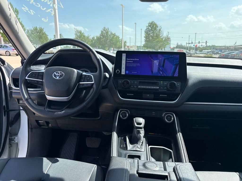 Used 2025 Toyota Grand Highlander AWD Hybrid image 24