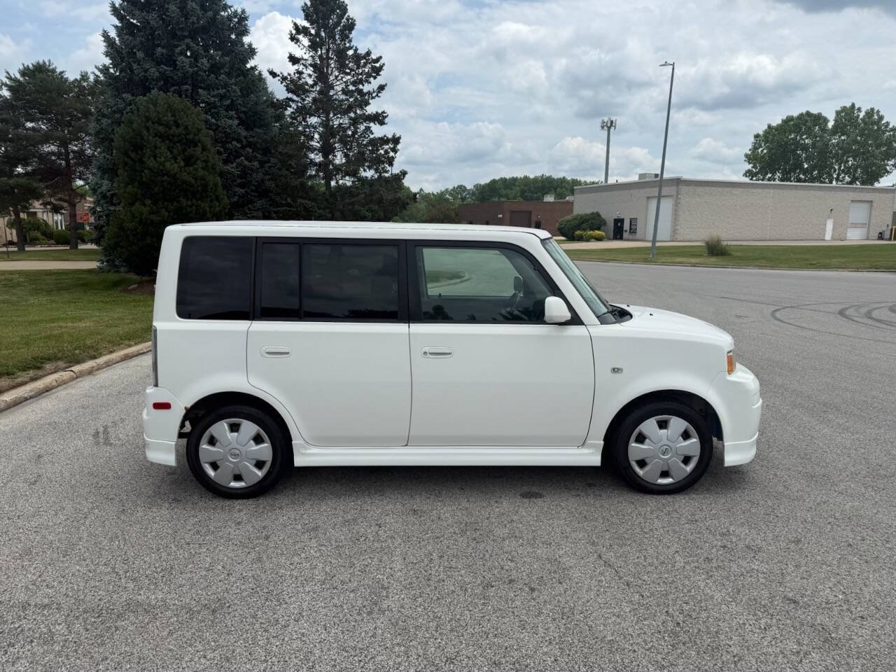Used 2006 Scion xB FWD image 6