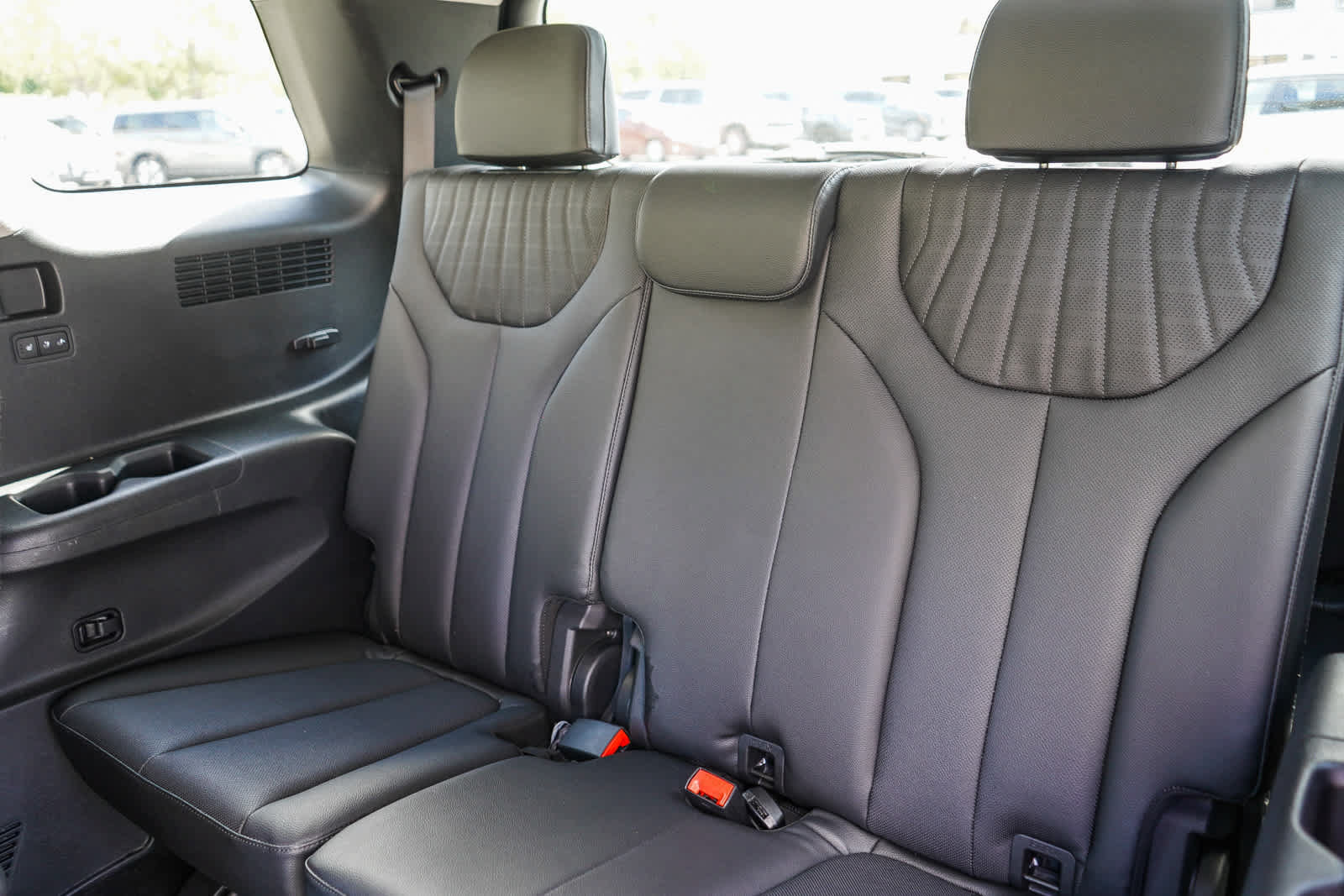 Used 2023 Hyundai Palisade Limited w/ Cargo Package FWD image 19