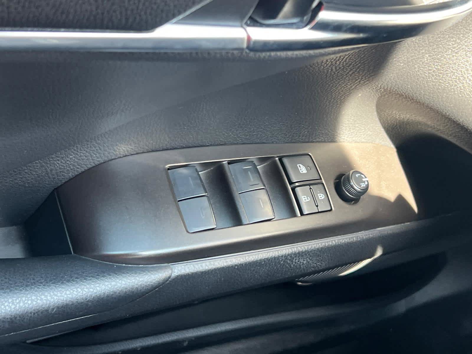 Used 2023 Toyota Camry SE w/ Cold Weather Package FWD image 23