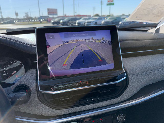 Used 2024 Jeep Compass Latitude image 16