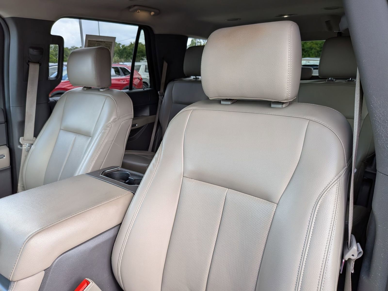 Used 2019 Ford Expedition XLT w/ Equipment Group 202A AWD/4WD image 15