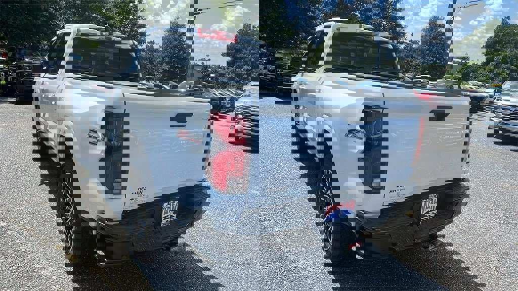 New 2025 Chevrolet Colorado Z71 image 7