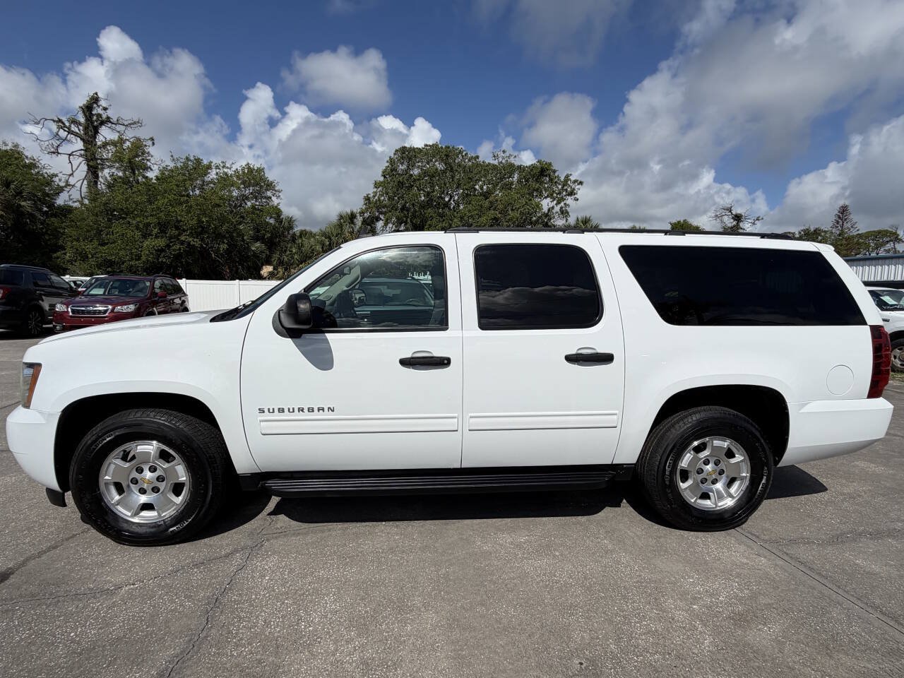 Used 2009 Chevrolet Suburban LS RWD image 5