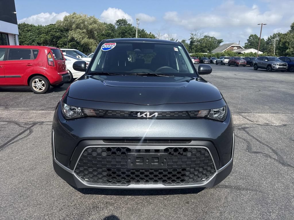 Used 2025 Kia Soul LX FWD image 10