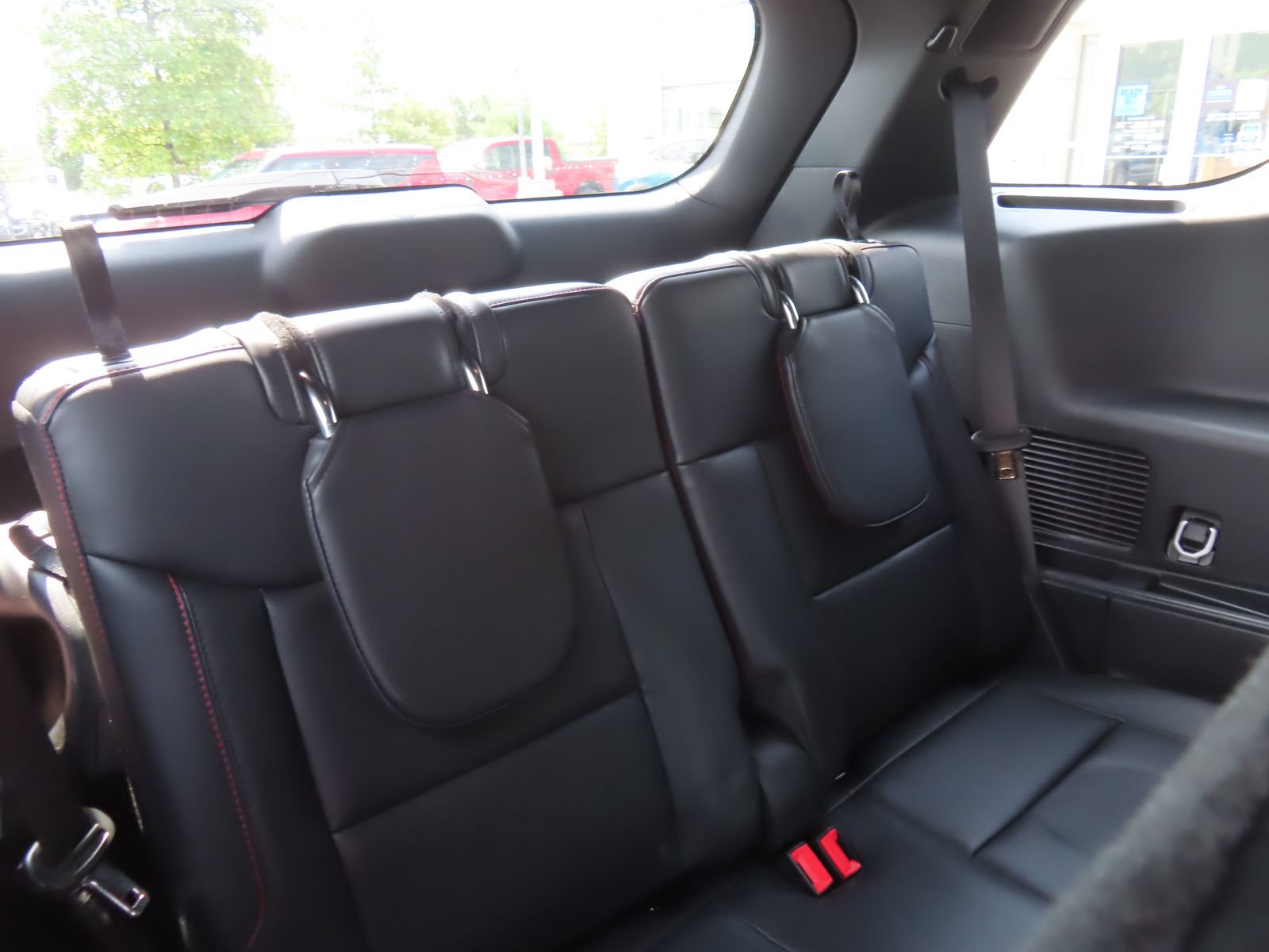 Used 2025 Ford Explorer ST-Line w/ Premium Package AWD/4WD image 40