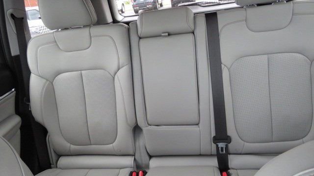 Used 2022 Jeep Grand Cherokee Overland image 8