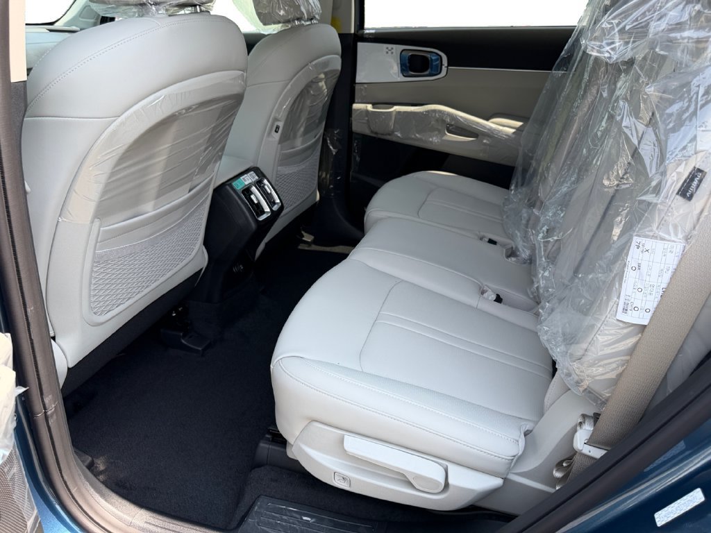 New 2026 Kia Sorento EX AWD/4WD image 10
