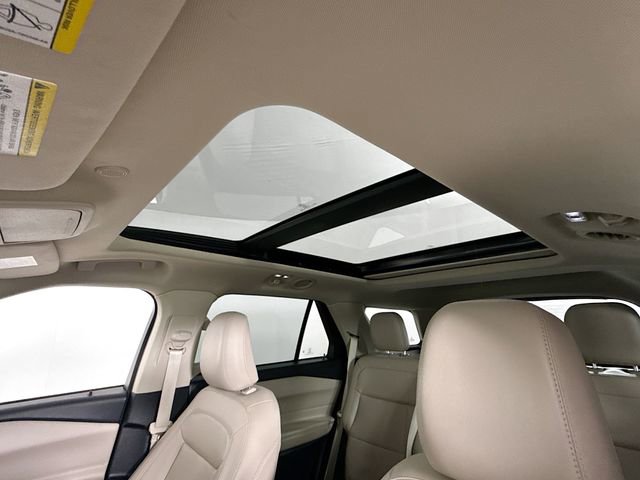 Used 2022 Ford Explorer XLT w/ Equipment Group 202A image 21