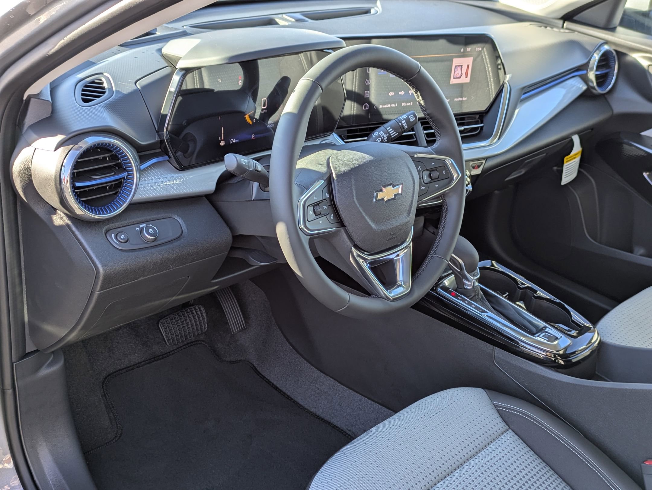 New 2026 Chevrolet Trax LT w/ Driver Confidence Package FWD image 10