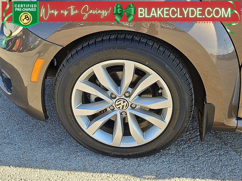 Used 2013 Volkswagen Beetle TDI image 13