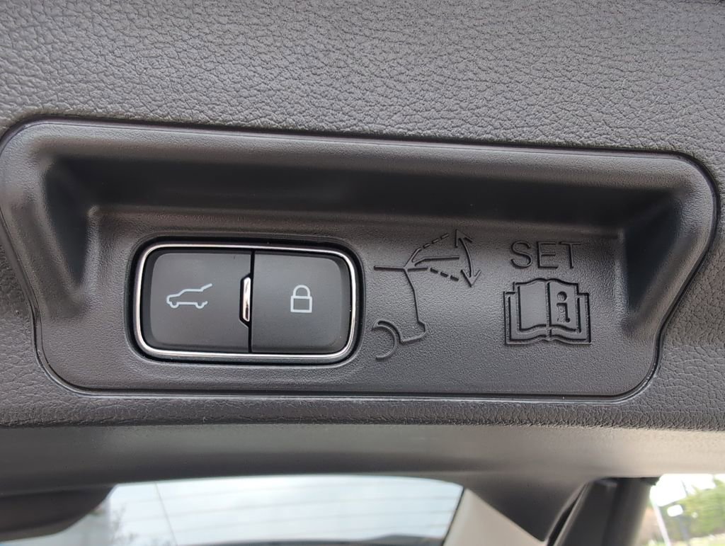 Used 2025 Ford Explorer Platinum w/ Ultimate Package image 12