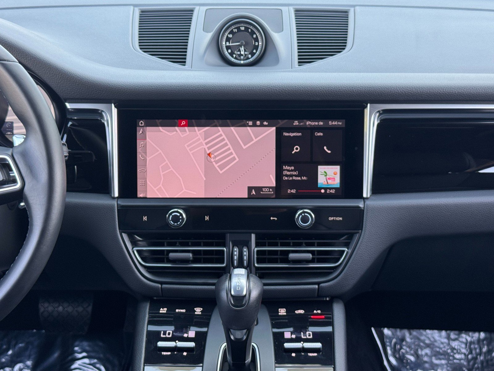 Used 2024 Porsche Macan image 24