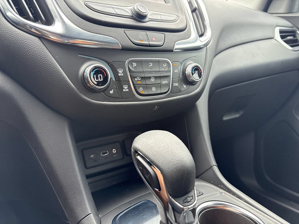 Used 2024 Chevrolet Equinox LT FWD image 16