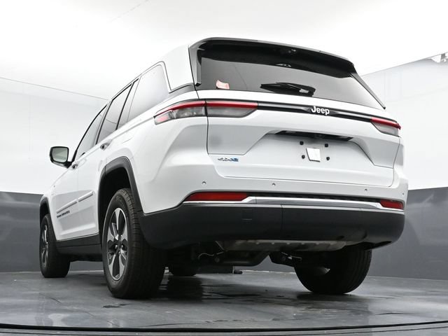Used 2022 Jeep Grand Cherokee Limited 4xe w/ Luxury Tech Group II AWD/4WD image 45