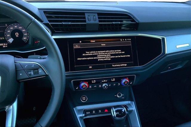 Certified 2025 Audi Q3 2.0T Premium w/ Convenience Package image 6