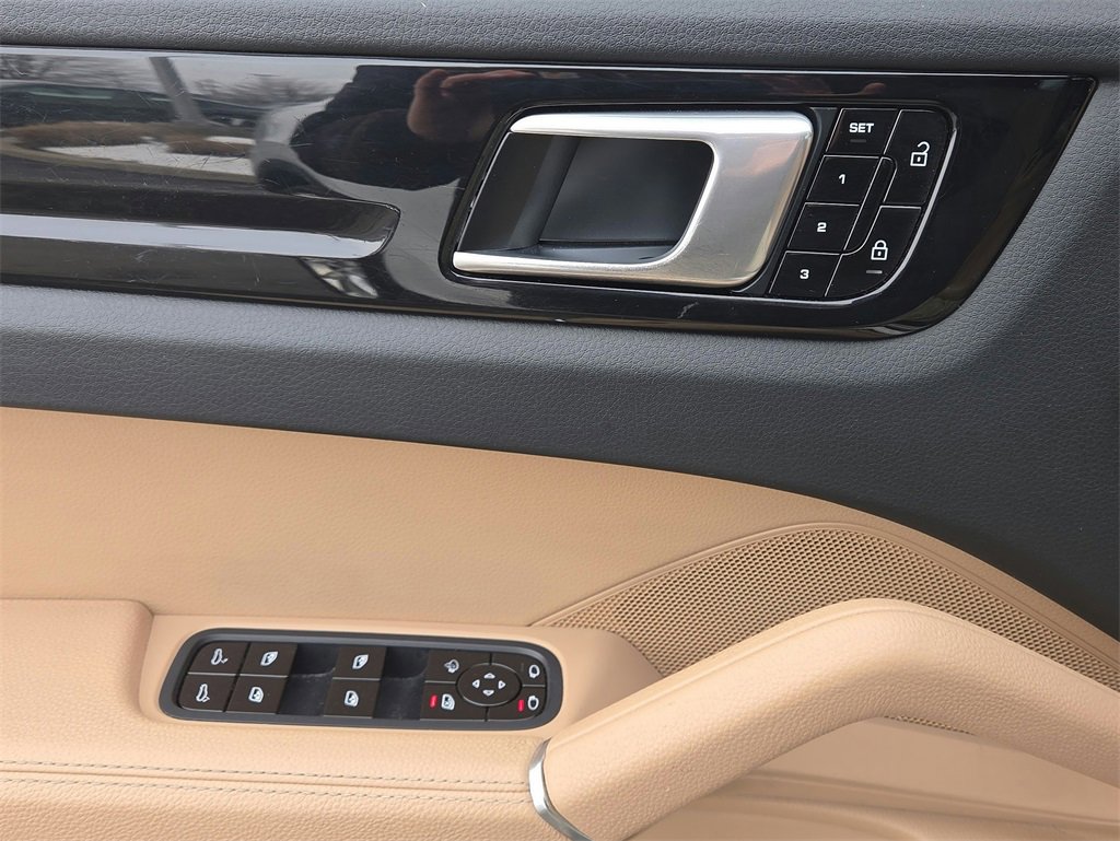 Used 2019 Porsche Cayenne image 7