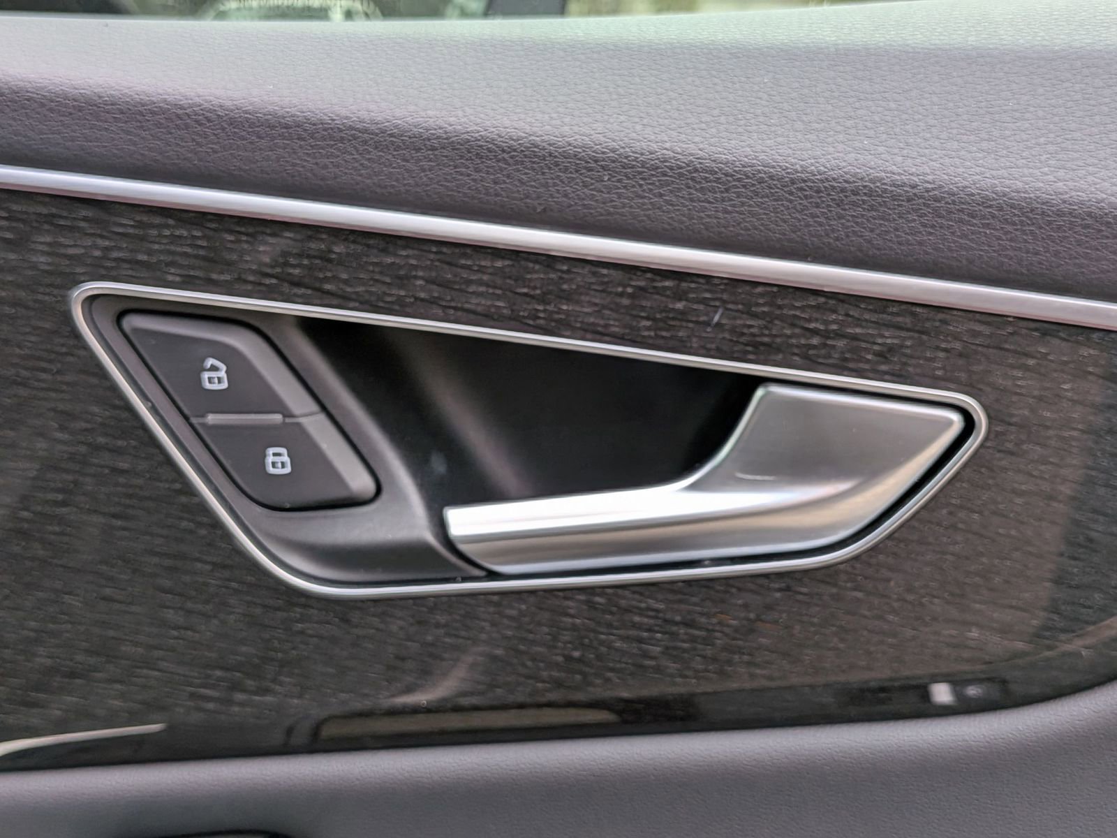 Used 2020 Audi Q8 Premium Plus image 37