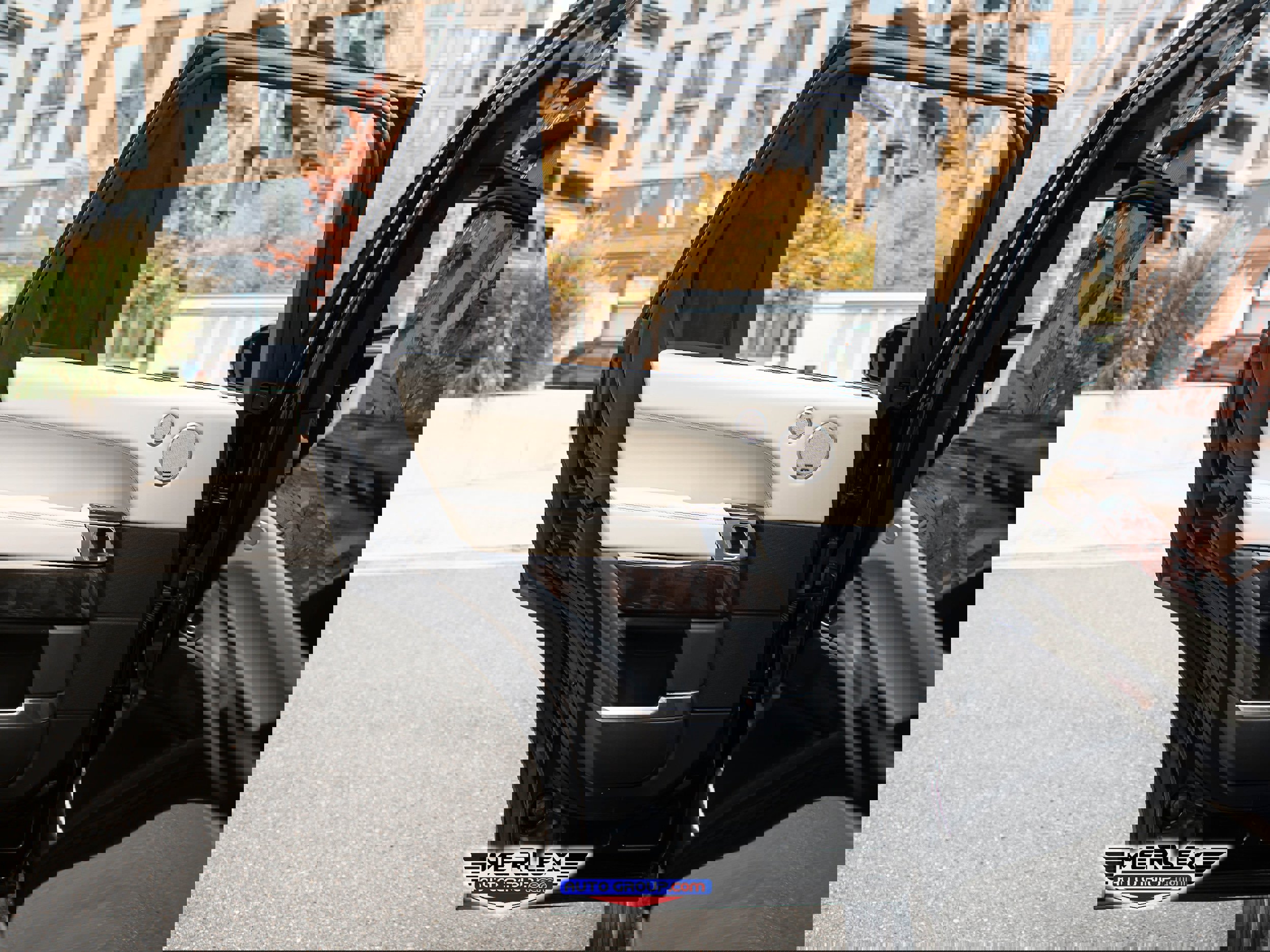 Used 2016 Land Rover Range Rover Autobiography image 47