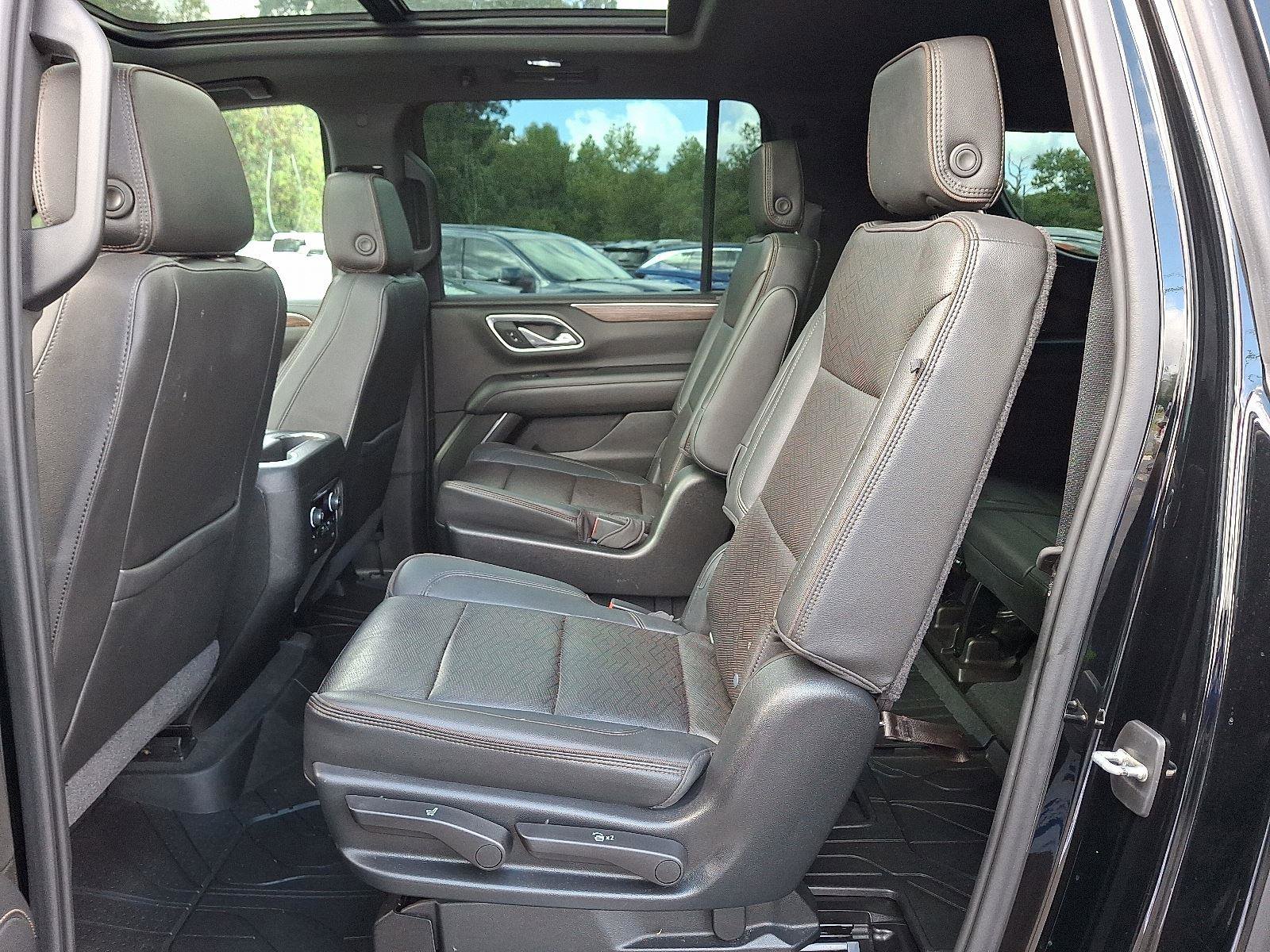 Used 2021 Chevrolet Suburban High Country w/ Premium Package image 11