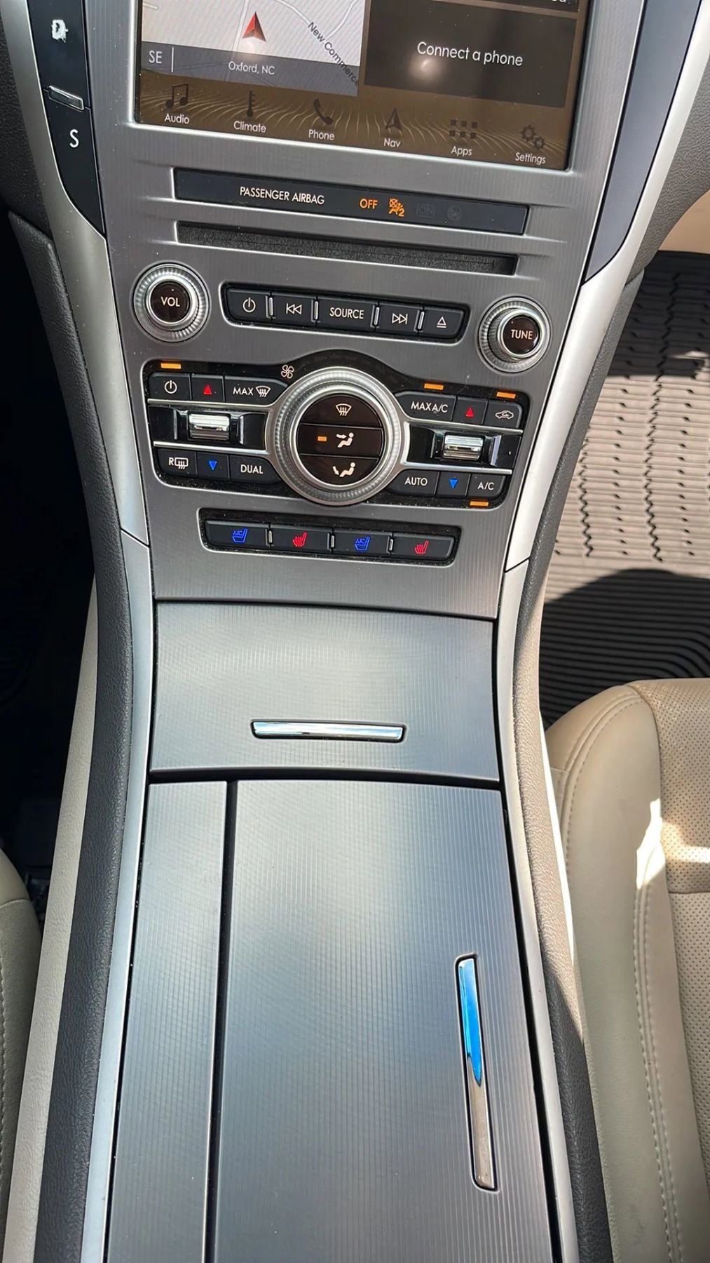 Used 2018 Lincoln MKZ Reserve FWD image 13