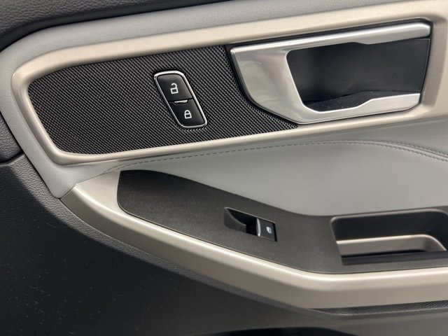 Used 2023 Ford Explorer XLT w/ Equipment Group 202A image 25