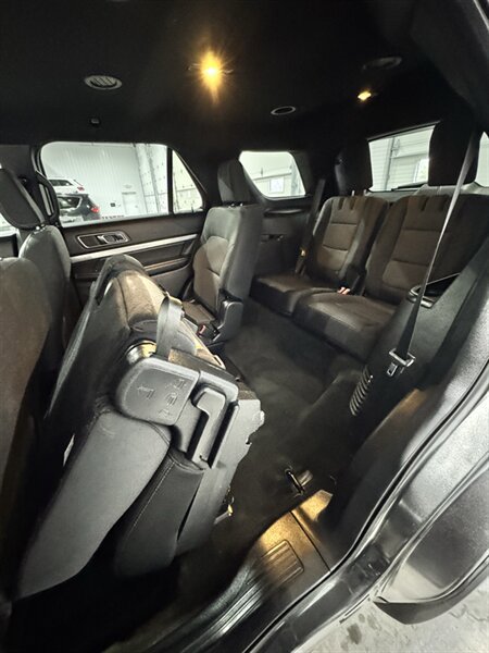 Used 2018 Ford Explorer XLT AWD/4WD image 8