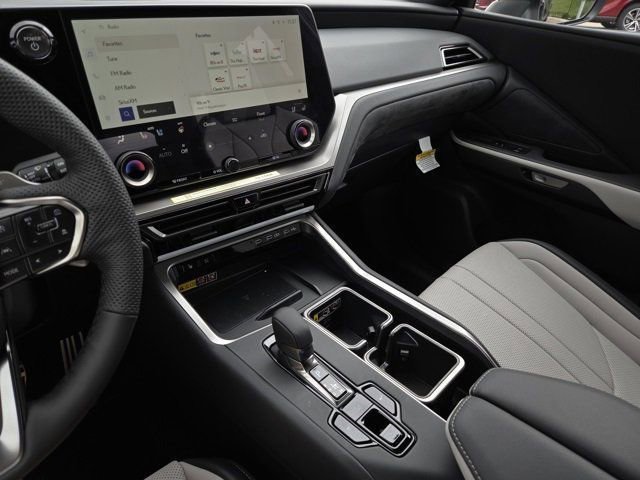 New 2025 Lexus TX 500h AWD image 33