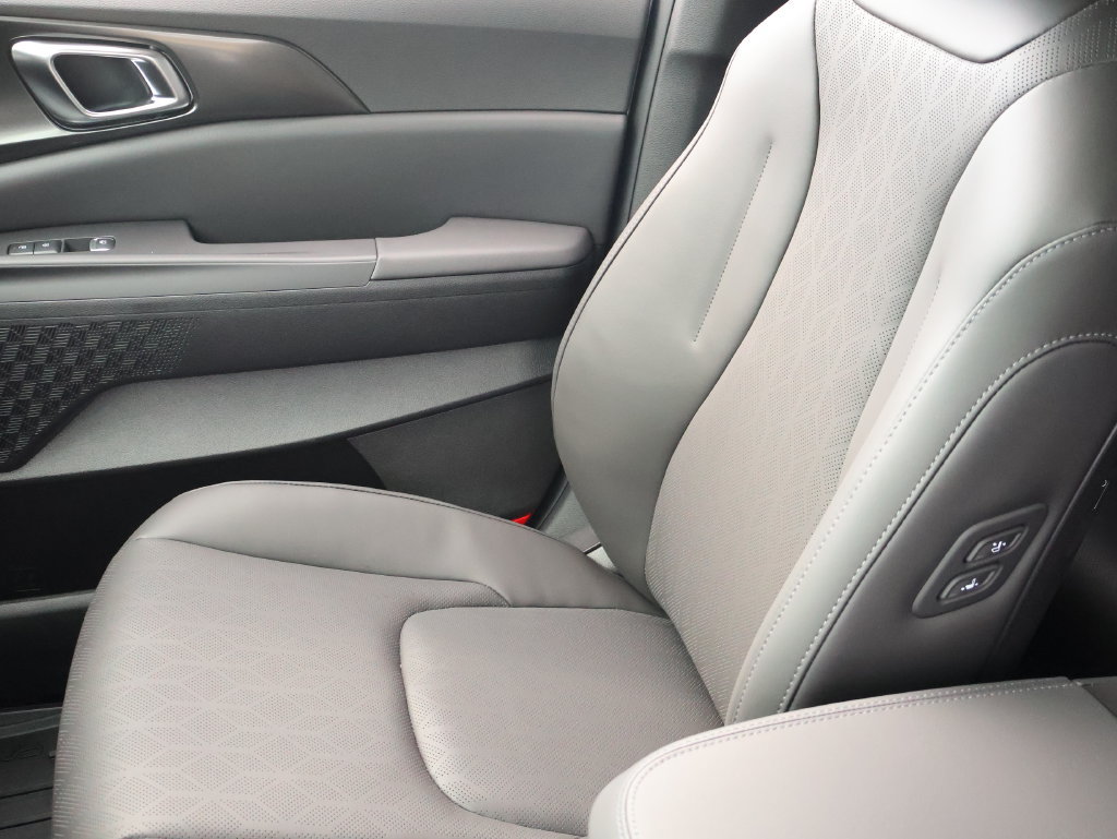 New 2027 Kia Carnival SX w/ Dark Edition Package FWD image 29